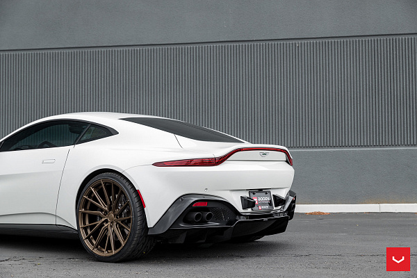 Фото дисков Vossen HF-4T Сатиновая бронза на Aston Martin Vantage 4