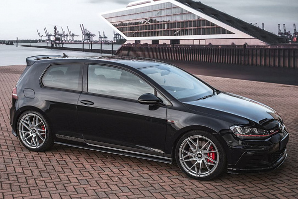 Фото дисков Bola FLR Сатиновый лак на Volkswagen Golf VII