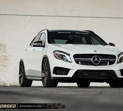 Фото дисков BC Forged HCA381 на Mercedes-Benz GLA (X156)