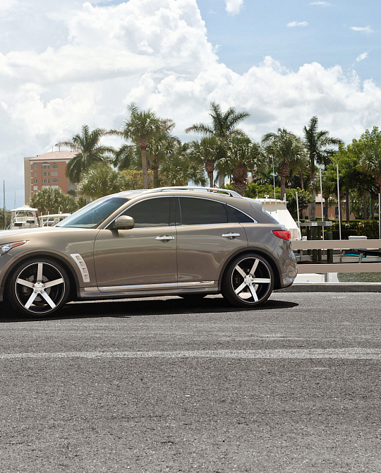 Фото дисков CV3 Алмазная проточка на Infiniti FX II