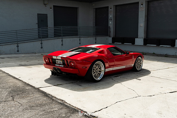 Фото дисков Anrky RS1 Глянцевая шампань на Ford GT I