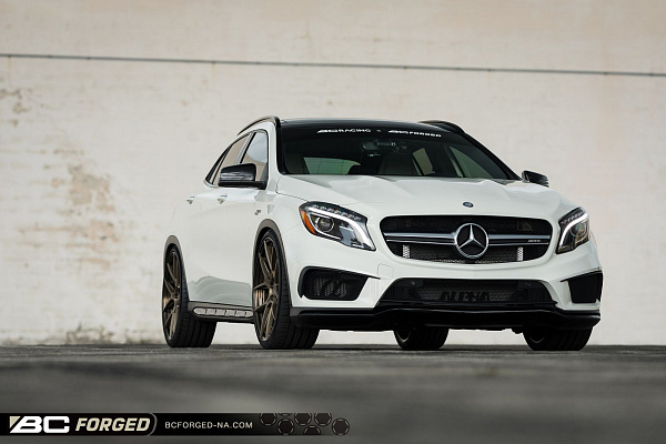 Фото дисков BC Forged HCA381 Сатиновая бронза на Mercedes-Benz GLA (X156)