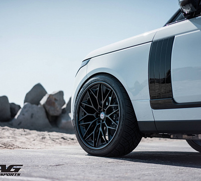 Фото дисков HRE S200 на Land Rover Range Rover IV