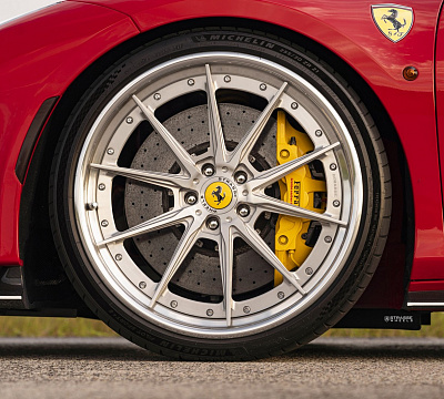 Фото дисков Strasse Wheels SV10 Deep Concave FS на Ferrari 488