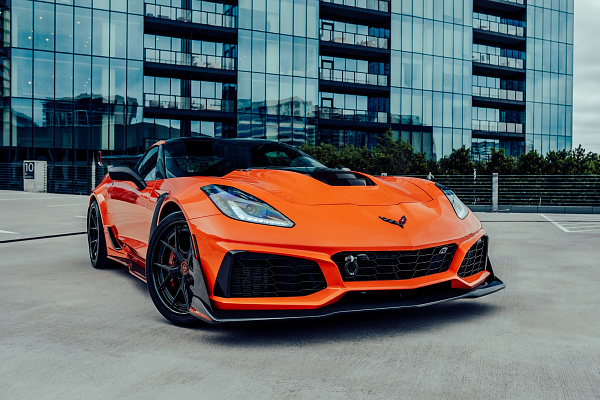 Фото дисков Strasse Wheels SM5R Deep Concave FS Другой цвет на Chevrolet Corvette C7