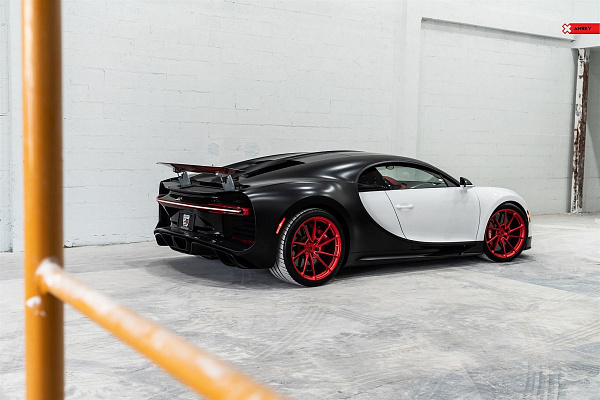 Фото дисков Anrky AN13 Красный сатин на Bugatti Chiron