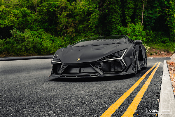Фото дисков NOVITEC NL4 Черный глянец на Lamborghini Revuelto