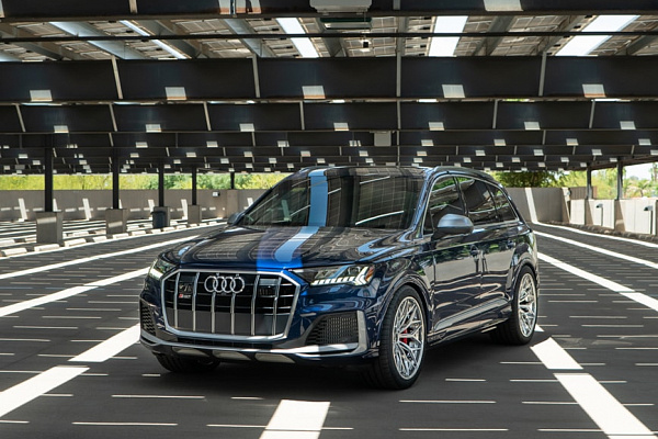 Фото дисков Brixton Forged CM6-R Полированный лак на Audi Q7 (4M)