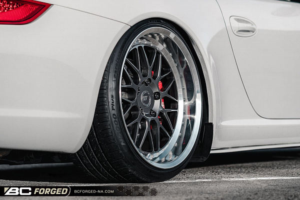 Фото дисков BC Forged LE81 // MLE81 Глянцевый графит на Porsche 911 VI