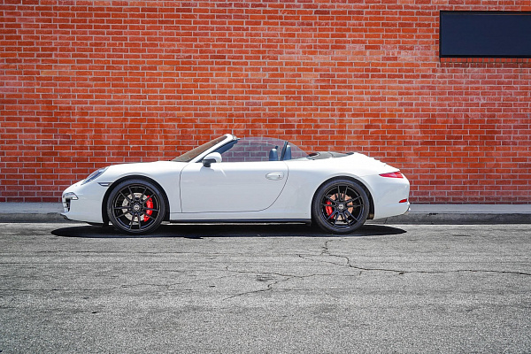 Фото дисков HRE FF04 Черный глянец на Porsche 911 VII