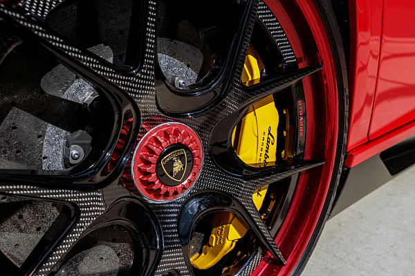 Фото дисков Strasse Wheels SM5R Deep Concave FS Другой цвет на Lamborghini Aventador