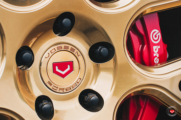 Фото дисков Vossen CG-204 Глянцевое золото на Dodge Charger VII