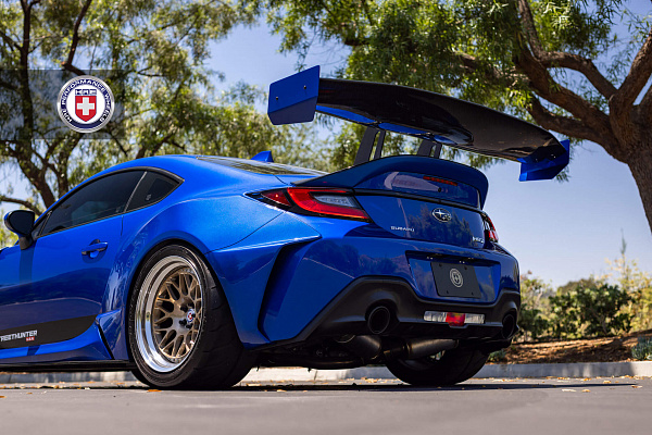 Фото дисков HRE 300 Глянцевая шампань на Subaru BRZ II