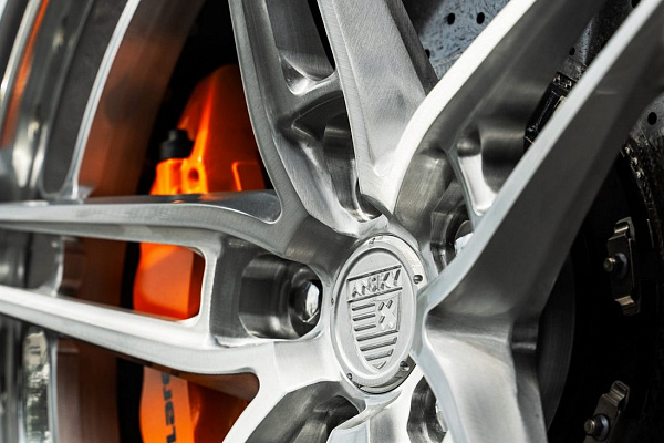 Фото дисков Anrky AN37 Глянцевый лак на McLaren 570S