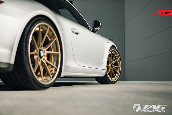 Фото дисков Anrky AN32 Сатиновое темное золото на Porsche 911 VII
