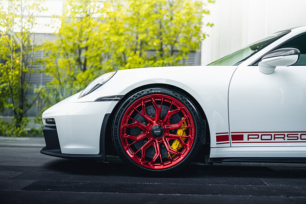 Фото дисков Brixton Forged PF10-RS Красный глянец на Porsche 911 VIII