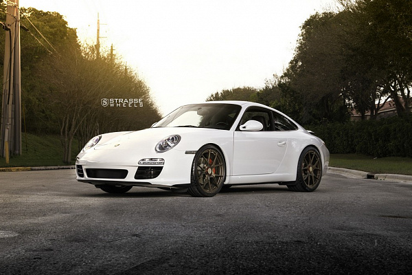 Фото дисков Strasse Wheels SM5R Deep Concave Monoblock Сатиновая темная бронза на Porsche 911 VI