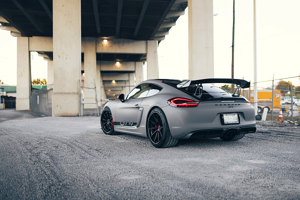 Фото дисков Brixton Forged R11-R Черный сатин на Porsche Cayman II