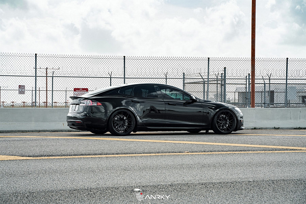 Фото дисков Anrky S1-X1 Черный сатин на Tesla Model S
