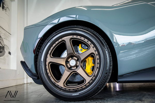 Фото дисков Brixton Forged TR05 Сатиновая бронза на Ferrari 296