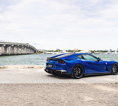 Фото дисков Vossen S17-06 на Ferrari 812