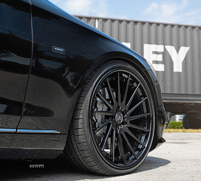 Фото дисков Strasse Wheels SV15T Deep Concave FS на Mercedes-Benz S-Class (W222, C217)