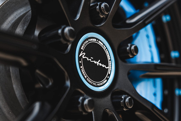 Фото дисков Brixton Forged R11-R Черный сатин на Chevrolet Corvette C8
