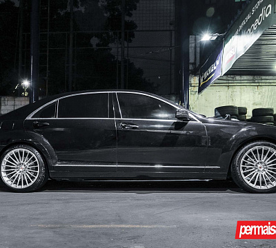 Фото дисков Vossen S17-04 на Mercedes-Benz S-Class (W221)