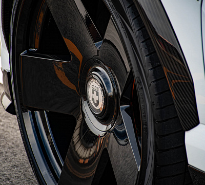 Фото дисков HRE L105M на Lamborghini Urus