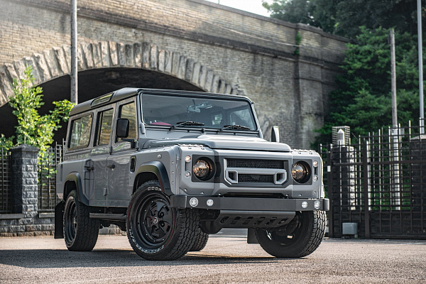 Фото дисков Kahn Rostyle Inspired RS Черный матовый на Land Rover Defender I