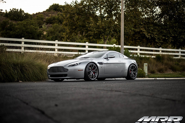 Фото дисков MRR FS06 Глянцевый тонированный лак на Aston Martin Vantage 3
