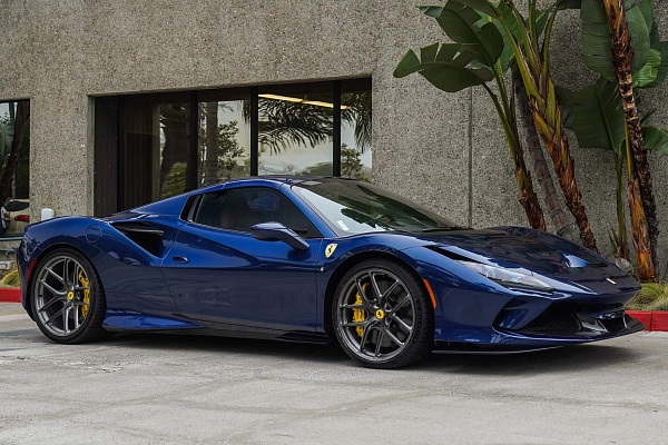 Фото дисков HRE R101 Lightweight Глянцевый темный лак на Ferrari F8