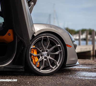 Фото дисков HRE P201 на McLaren 570S