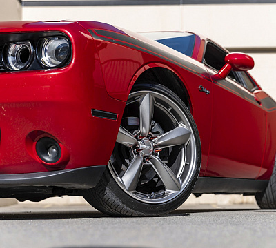 Фото дисков American Racing TTF на Dodge Challenger III