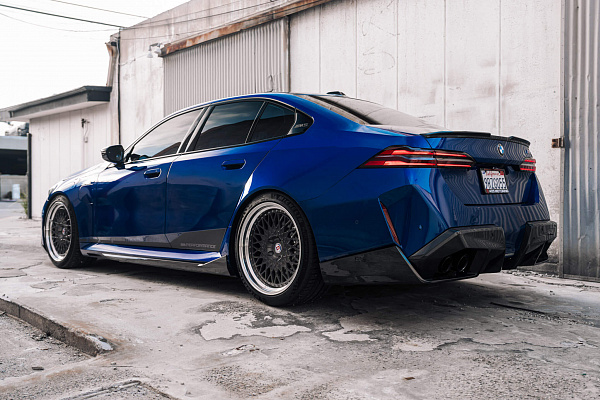Фото дисков HRE 501 Глянцевый темный лак на BMW 5/M5 (G60/G90)