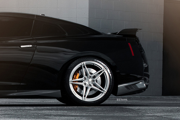 Фото дисков Strasse Wheels SV2 Deep Concave Monoblock Глянцевый лак на Nissan GT-R