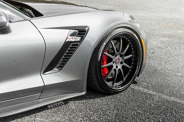 Фото дисков Strasse Wheels R10 Signature Черный сатин на Chevrolet Corvette C7