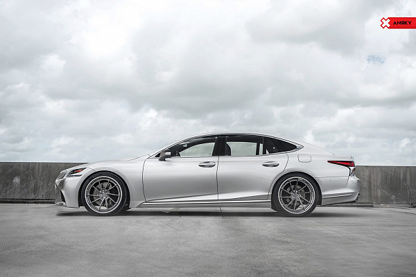 Фото дисков Anrky AN33 Глянцевый графит на  Lexus LS V