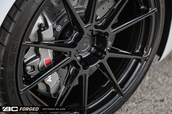 Фото дисков BC Forged EH182 Черный глянец на Audi R8 (4S)