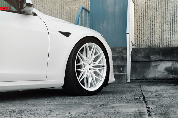 Фото дисков Anrky S1-X1 Белый глянец на Tesla Model S