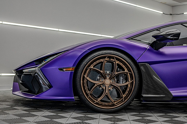 Фото дисков Anrky S3-X0 Глянцевая бронза на Lamborghini Revuelto