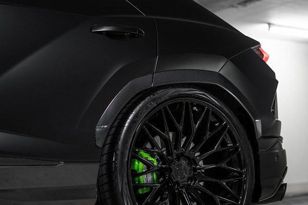 Фото дисков ST Wheels ST4 Черный глянец на Lamborghini Urus