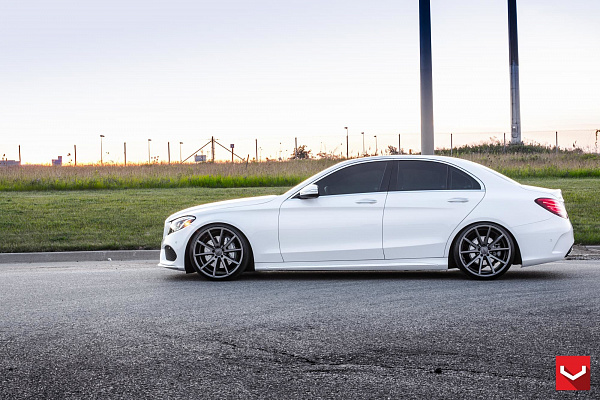 Фото дисков Vossen VFS-1 Сатиновый графит на Mercedes-Benz C-Class (W205)