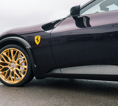 Фото дисков HRE P200 на Ferrari Purosangue