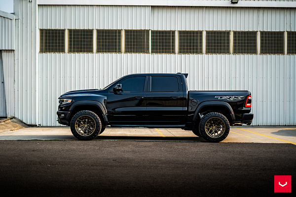 Фото дисков Vossen HFX-1 (6-Lug) Сатиновое темное золото на Ram 1500 V