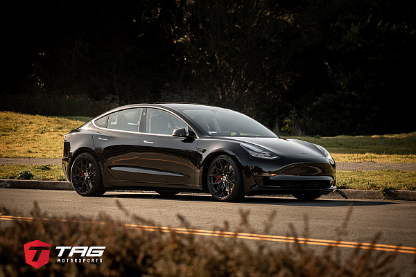 Фото дисков HRE FF10 Черный сатин на Tesla Model 3