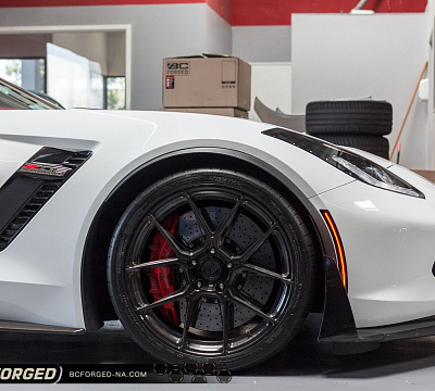 Фото дисков BC Forged EH181 на Chevrolet Corvette C7