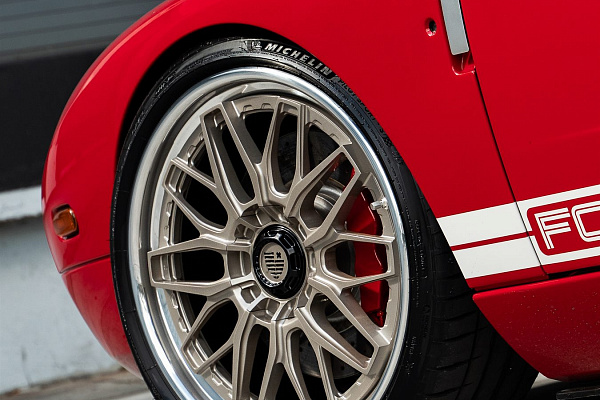 Фото дисков Anrky RS1 Глянцевая шампань на Ford GT I