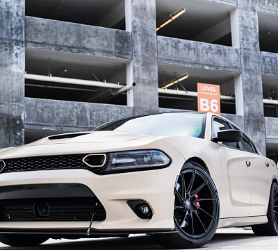 Фото дисков Savini BM15 на Dodge Charger VII