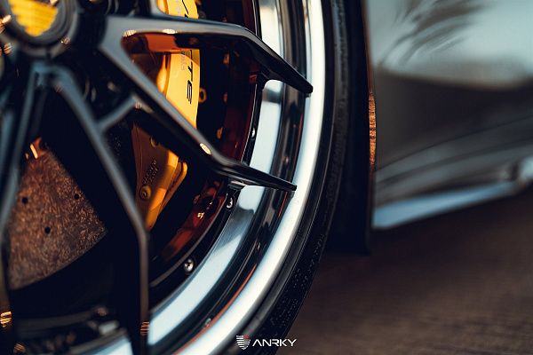 Фото дисков Anrky AN31 Черный глянец на Chevrolet Corvette C8